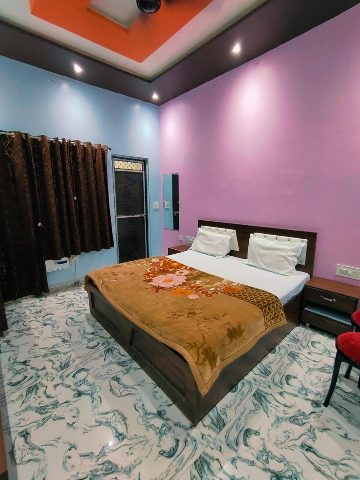 Kaka Guest House Ayodhya Extérieur photo